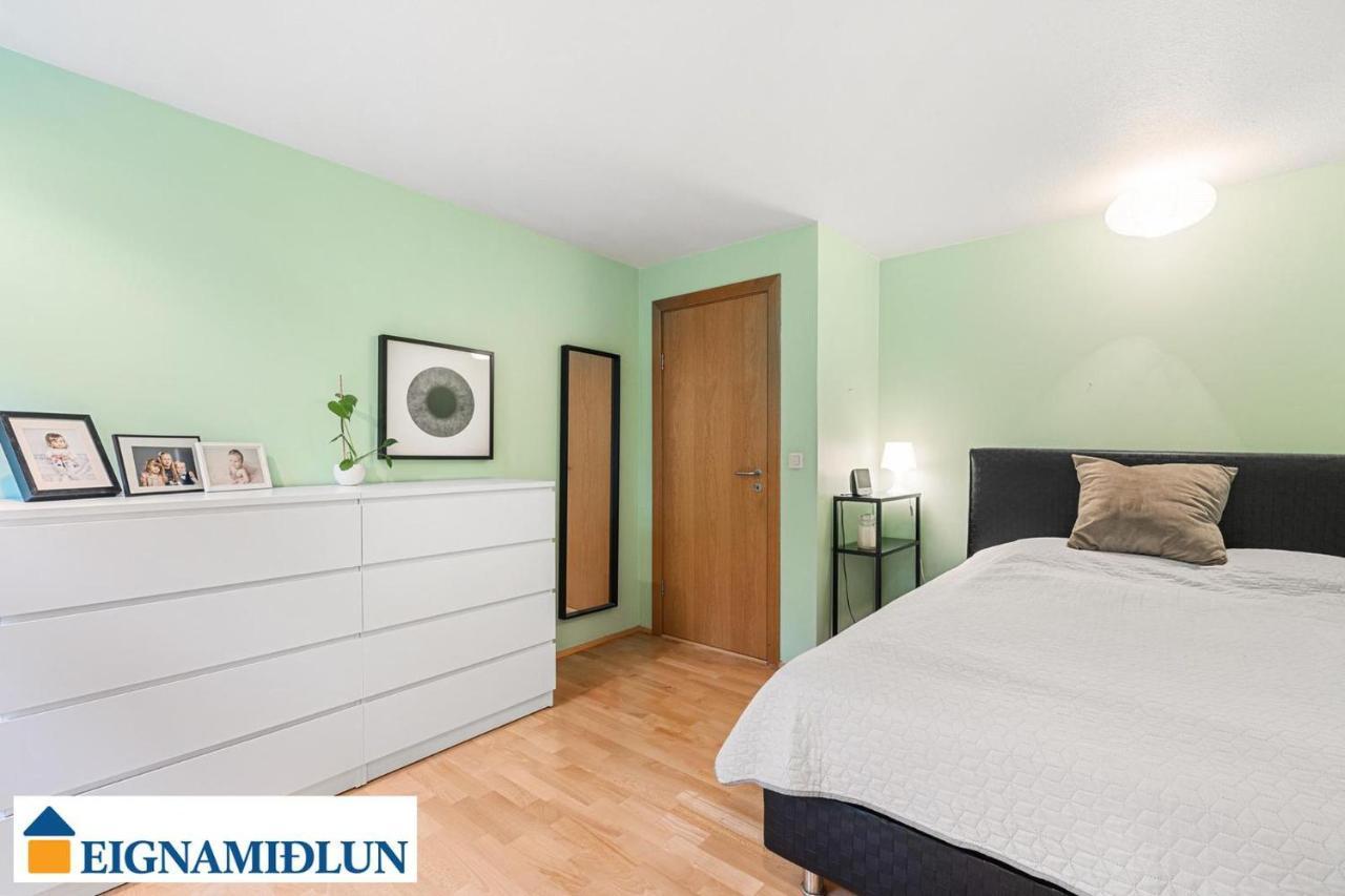 Large Apartment Close To The Centre เรคยาวิก ภายนอก รูปภาพ